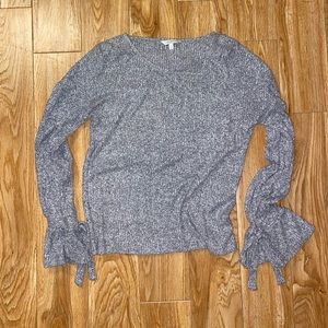 Lucky Brand Women’s grey sweater